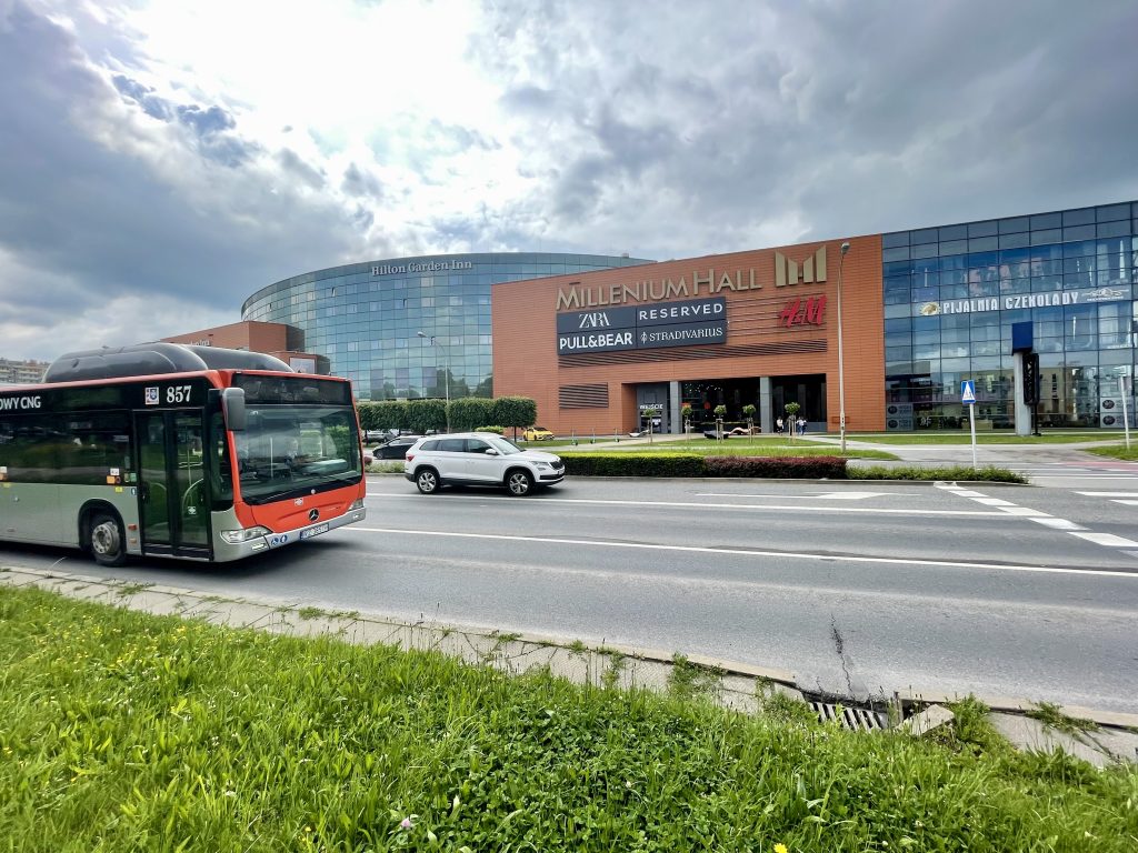 Nieczynny Punkt Obsługi Podróżnego Millenium Hall 8 sierpnia